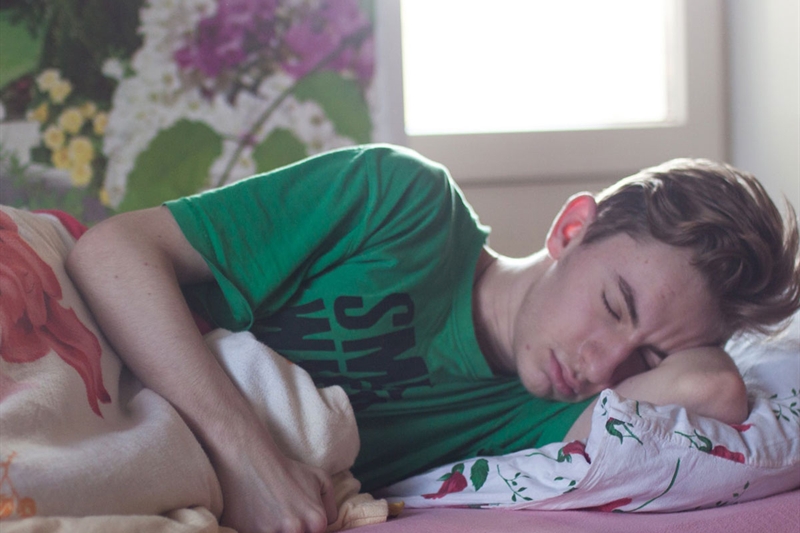 اوضاع النوم لتخفيف الالم